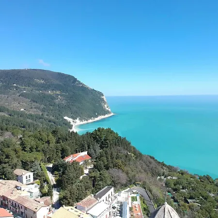 Apartament Via Alfredo Da Sirolo, Nuovo.
