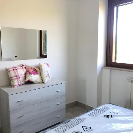 Via Alfredo Da Sirolo, Nuovo. Apartment Sirolo